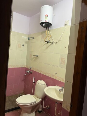 Bathroom in 3 BHK Villa at Celebritys Golden Treasure, Electronic City Phase I – for Sale