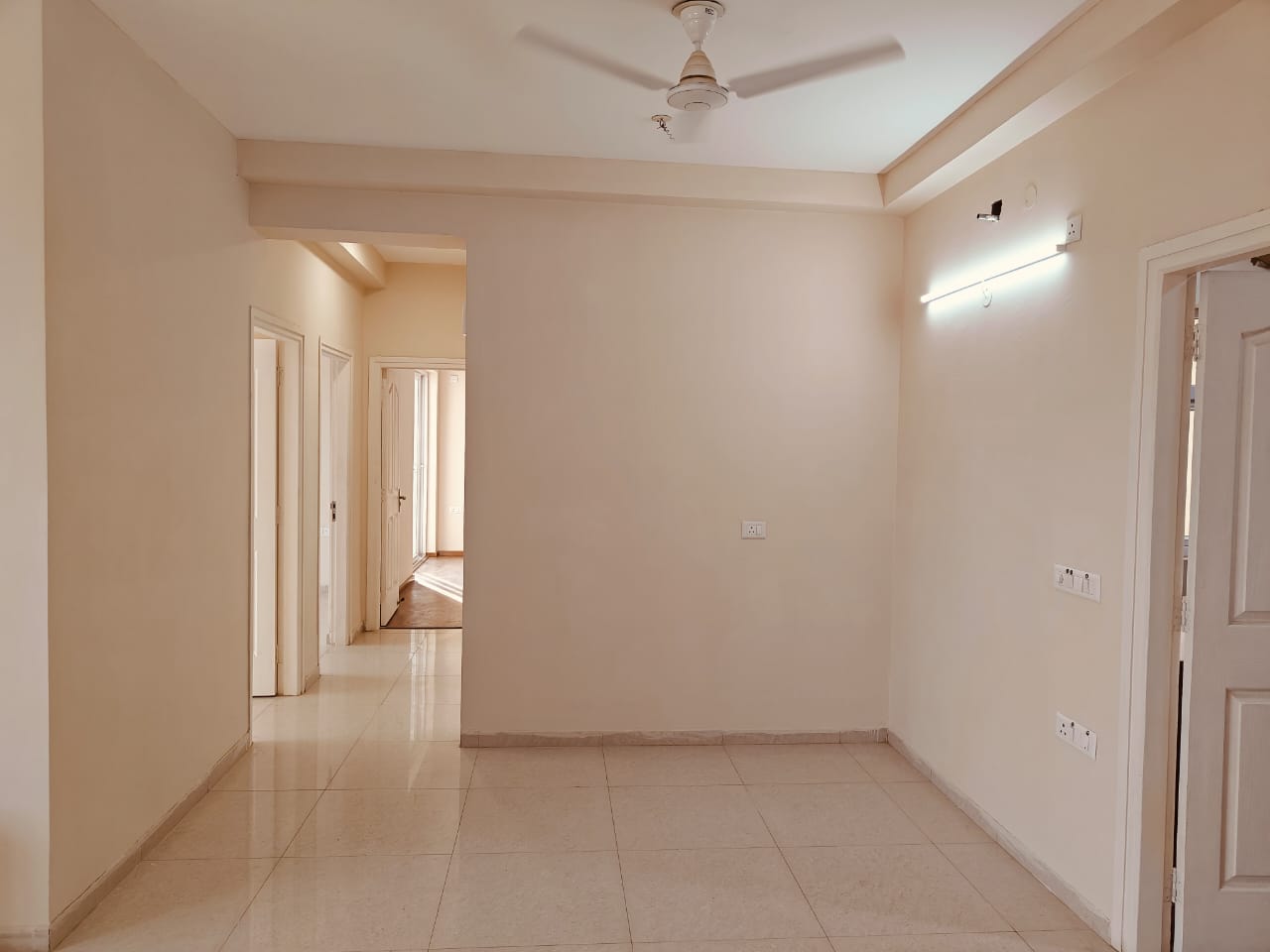 3 BHK + Pooja Room,Servant Room,Extra Room Apartment For Rent in Emaar Gurgaon Greens