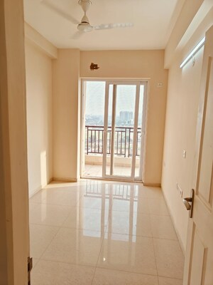 Room in 3 BHK Apartment at Emaar Gurgaon Greens, Sector 102 – for Rent