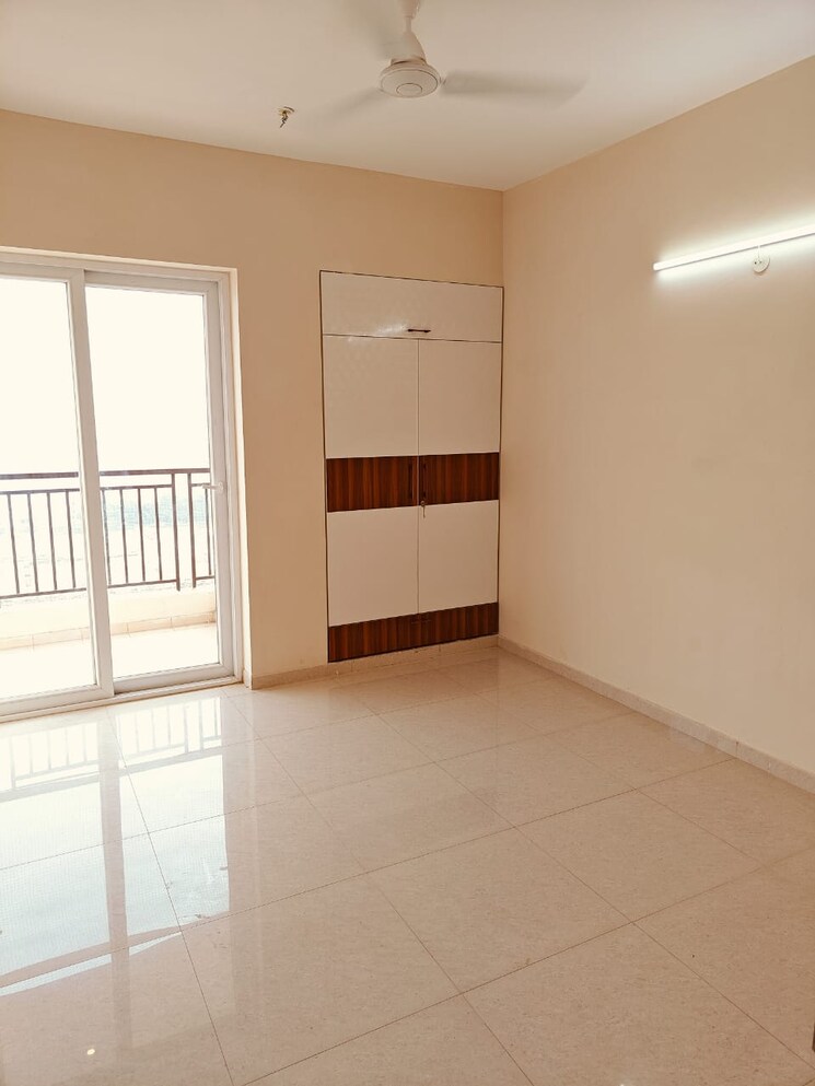Room, emaar-gurgaon-greens 3 Bedroom 1650 Sq.Ft. Apartment In Sector 102 Gurgaon 9696740
