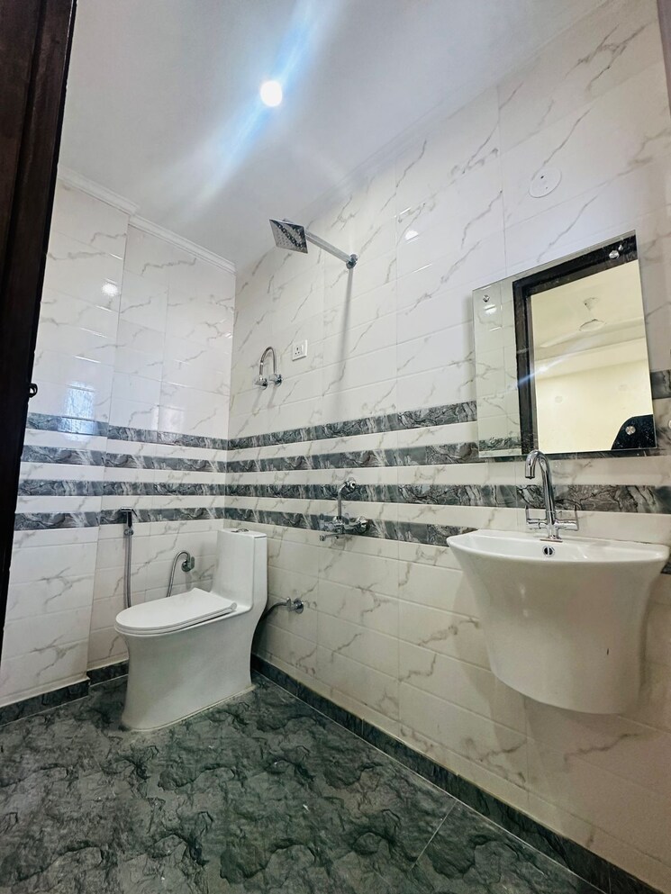 Bathroom, saket 1 Bedroom 450 Sq.Ft. Builder Floor In Saket Delhi 9696748