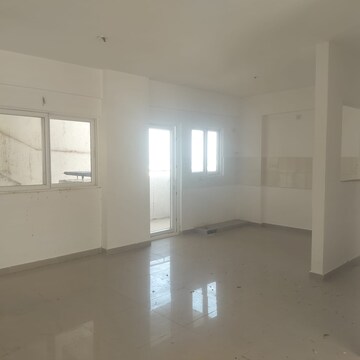 Room in 3 BHK Apartment at NCC Nagarjuna Premier, Jp Nagar – for Rent