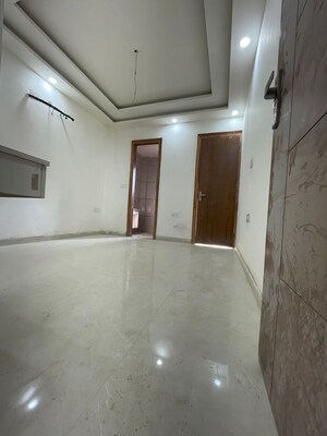 Building Lobby in 3 BHK Builder Floor at Sector 81 – for Sale