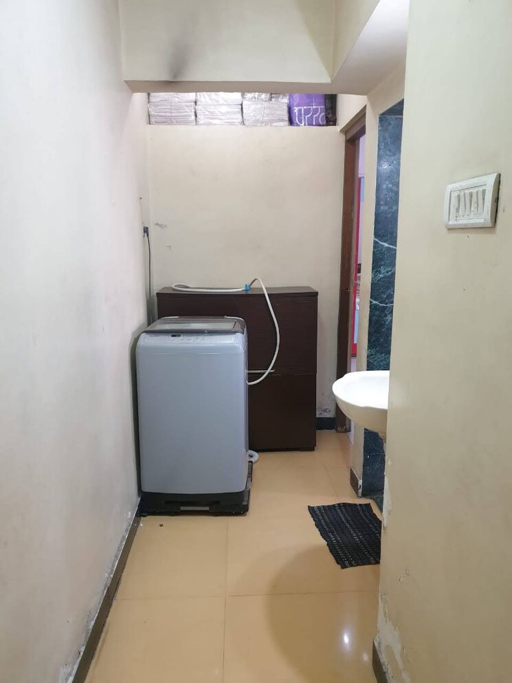 Team Area, golden-park-complex 2 Bedroom 961 Sq.Ft. Apartment In Gokul Nagar Thane 9696808