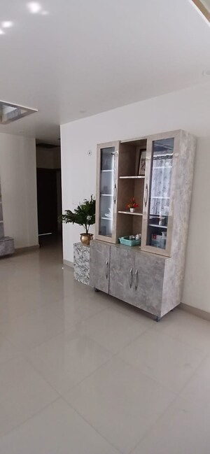 Room in 3.5 BHK Apartment at Ansal API Celebrity Gardens, Sushant Golf City – for Rent