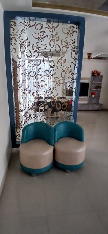 Furnished Amenities in 3.5 BHK Apartment at Ansal API Celebrity Gardens, Sushant Golf City – for Rent