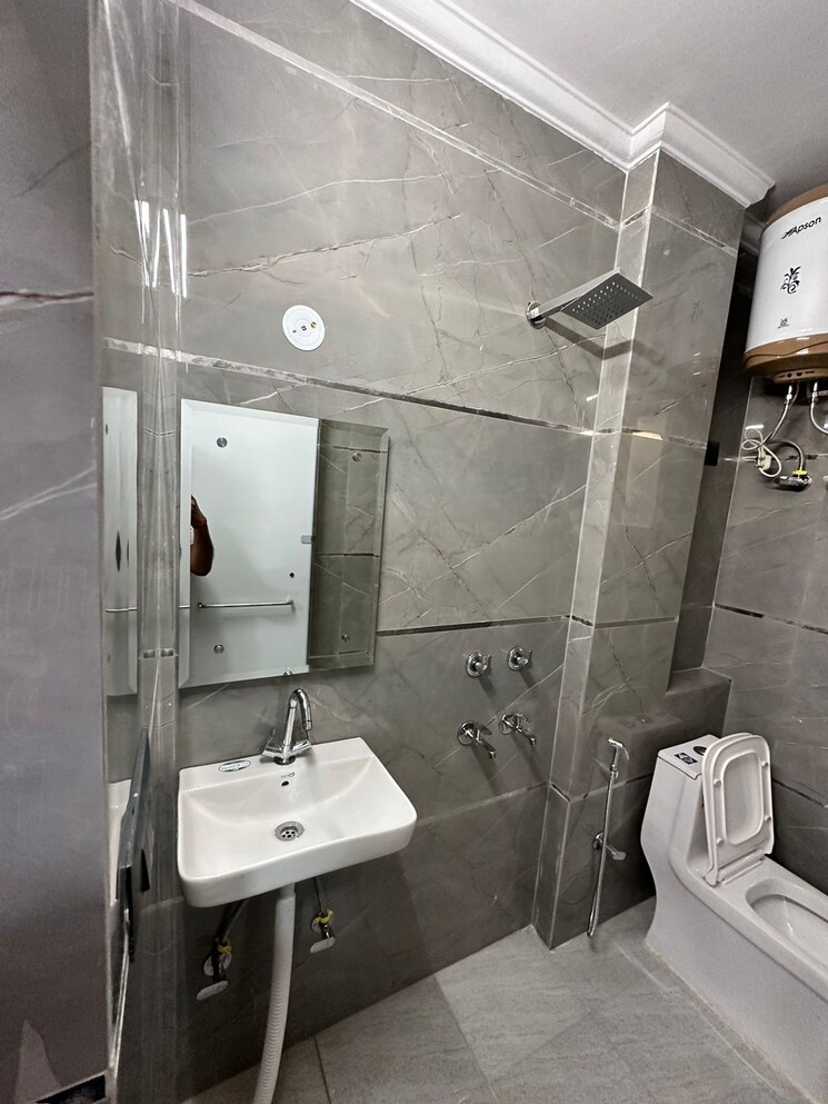 Bathroom, dlf-city-phase-iii 1 RK 310 Sq.Ft. Builder Floor In Sector 24 Gurgaon 9696806