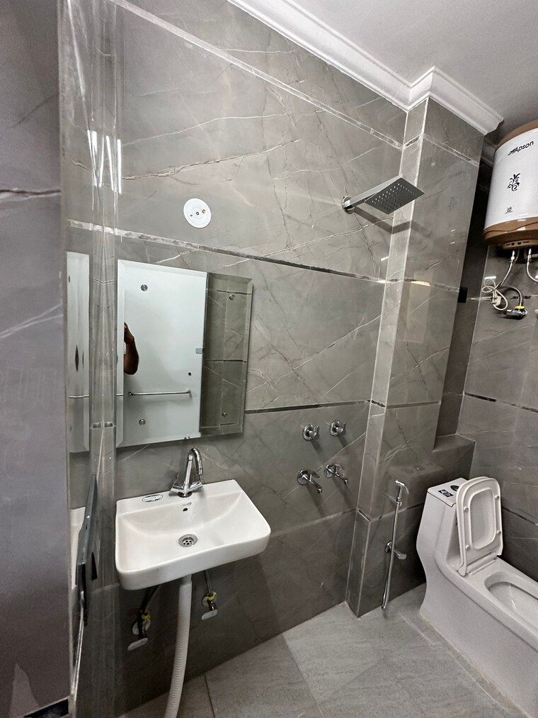 Bathroom, dlf-city-phase-iii 1 RK 310 Sq.Ft. Builder Floor In Sector 24 Gurgaon 9696806