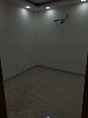 Furnished Amenities in 2 BHK Builder Floor at Govindpuri – for Sale