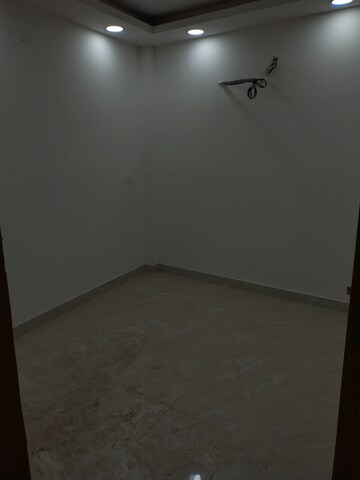 Furnished Amenities in 2 BHK Builder Floor at Govindpuri – for Sale