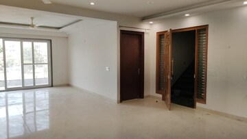 Room in 3 BHK Apartment at Ardee City, Sector 52 – for Rent