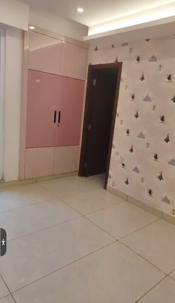 Room in 3.5 BHK Apartment at Rishita Mulberry Villas, Sushant Golf City – for Rent