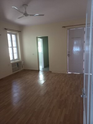 Room in 3 BHK Builder Floor at SS Mayfield Gardens, Sector 51 – for Rent