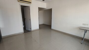 Room in 2 BHK Apartment at Mermit Tower, Lower Parel – for Rent