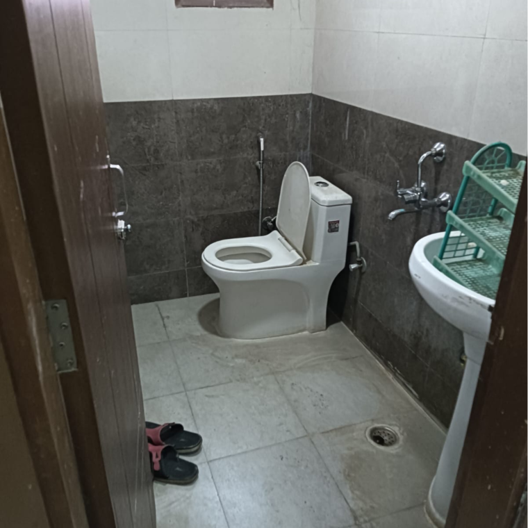 Bathroom, malviya nagar 1 RK 600 Sq.Ft. Builder Floor In Malviya Nagar Delhi 9696849