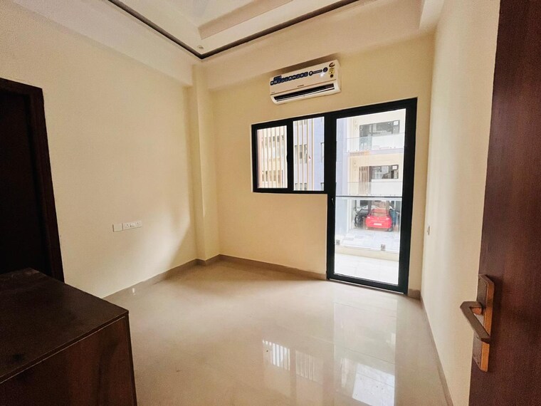 Room, suncity-vatsal-valley 3 Bedroom 755 Sq.Ft. Apartment In Gwal Pahari Gurgaon 9696866
