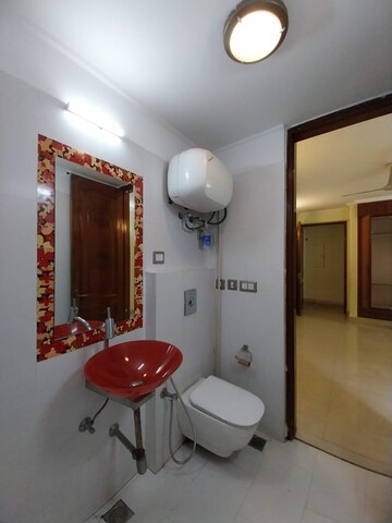 Living Room in 4 BHK Apartment at Ambience Island, Sector 24 – for Rent