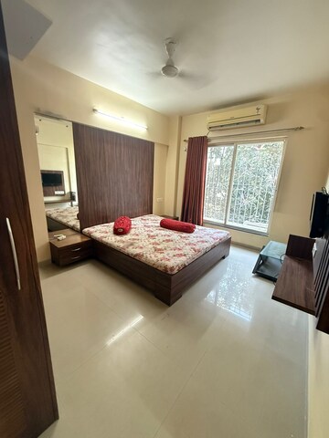 Bedroom in 2 BHK Apartment at Kothrud – for Rent