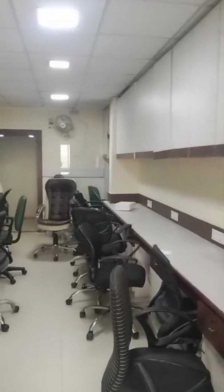 Team Area, park street Commercial Office Space 450 Sq.Ft. In Park Street Kolkata 9696872
