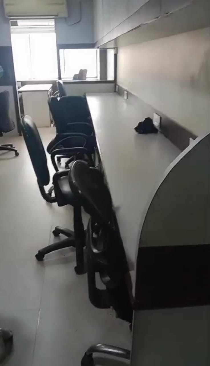 Team Area, park street Commercial Office Space 450 Sq.Ft. In Park Street Kolkata 9696872