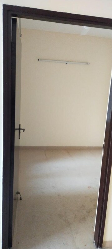 Room in 2.5 BHK Apartment at Vatika Seven Lamps, Sector 82 – for Sale