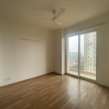 Room in 3 BHK Apartment at Puri Emerald Bay, Dhanwapur – for Rent