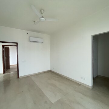 Room in 3 BHK Apartment at Puri Emerald Bay, Dhanwapur – for Rent