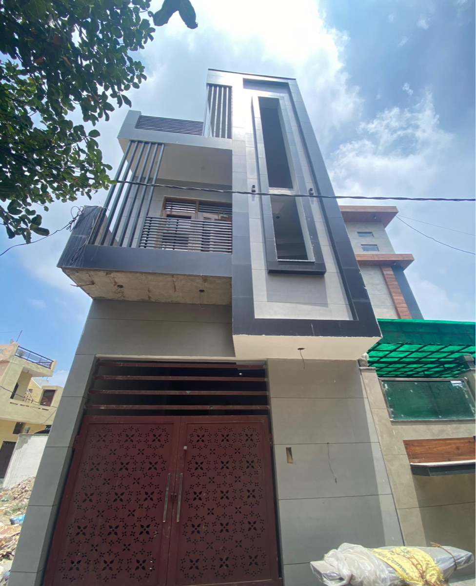 4 BHK Independent House For Sale in Shanti Nagar