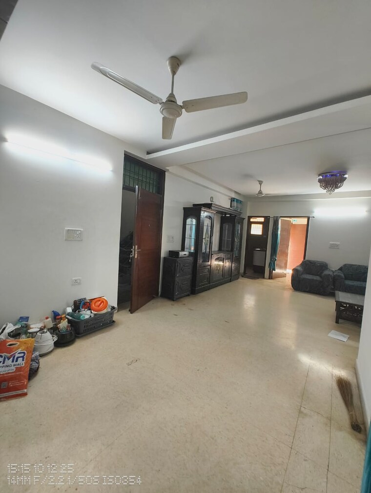  Parking, saket 3 Bedroom 1025 Sq.Ft. Builder Floor In Saket Delhi 9696895