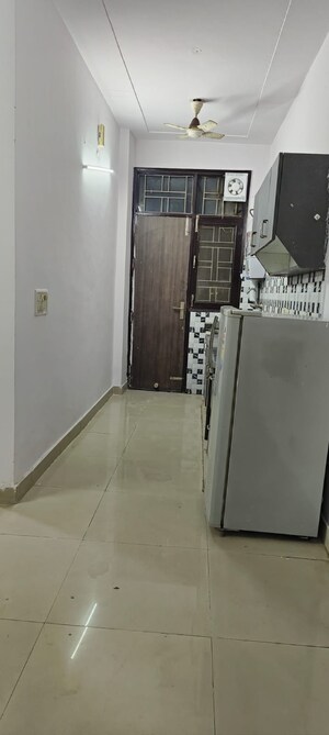 Building Lobby in 1 RK Builder Floor at DLF City Phase III, Sector 24 – for Rent