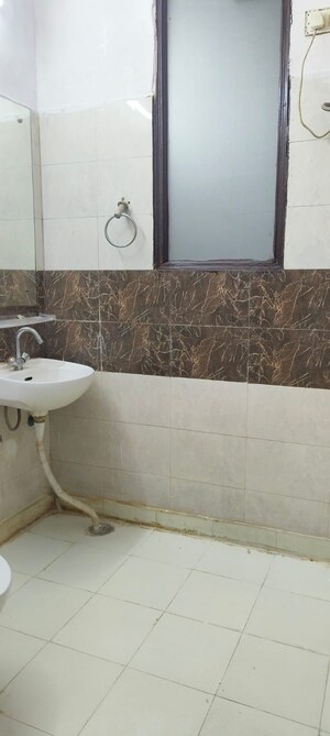 Bathroom in 1 RK Builder Floor at DLF City Phase III, Sector 24 – for Rent