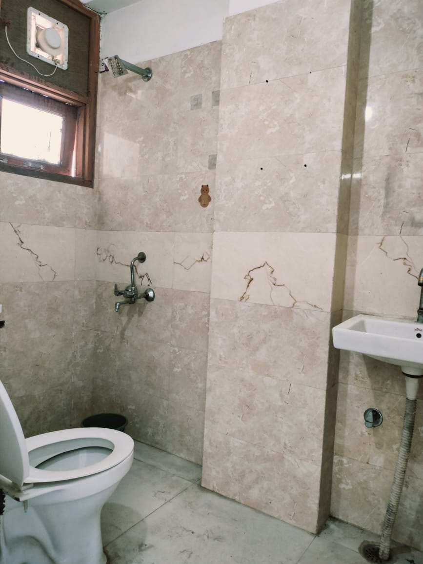 1 BHK Builder Floor For Sale in IGNOU Road