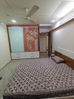 Bedroom in 4 BHK Apartment at Bodakdev – for Rent