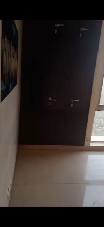 Room in 3 BHK Apartment at Piyush Heights, Sector 89 – for Rent