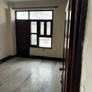 Room in 3 BHK Independent House at Mahagun Manor, Sector 50 – for Sale