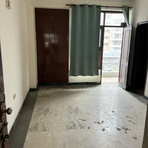 Room in 3 BHK Independent House at Mahagun Manor, Sector 50 – for Sale