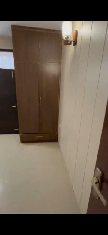 Room in 3 BHK Builder Floor at Rps Palms, Sector 88 – for Rent