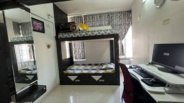 Team Area in 2 BHK Apartment at Viman Nagar – for Rent