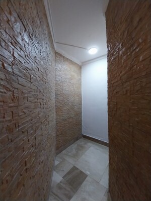 Bathroom in 3.5 BHK Apartment at Ambience Island, Sector 24 – for Sale