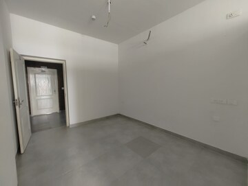 Room in Studio Apartment at DAH Greentech NX One, Tech Zone 4 Greater Noida – for Rent