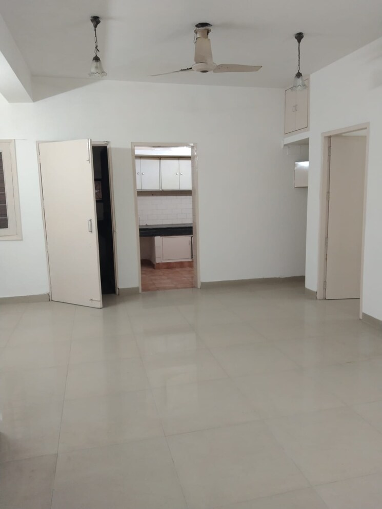 Room, vasant kunj 3 Bedroom 1400 Sq.Ft. Apartment In Vasant Kunj Delhi 9696965