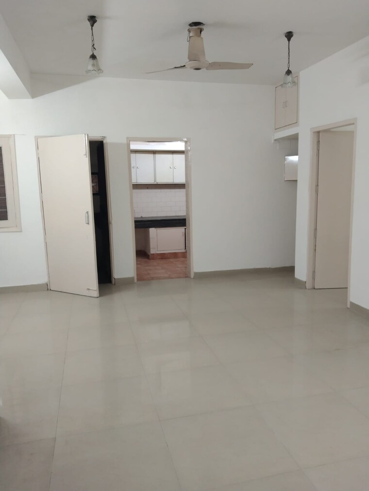 Room, vasant kunj 3 Bedroom 1400 Sq.Ft. Apartment In Vasant Kunj Delhi 9696965