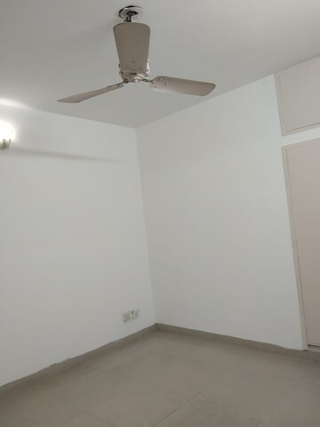 Room in 3 BHK Apartment at Vasant Kunj – for Sale