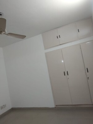 Room in 3 BHK Apartment at Vasant Kunj – for Sale