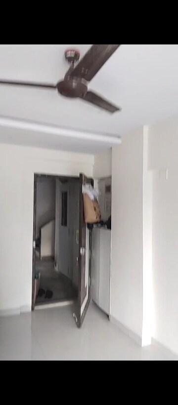 Furnished Amenities in 1 BHK Apartment at Parel – for Rent