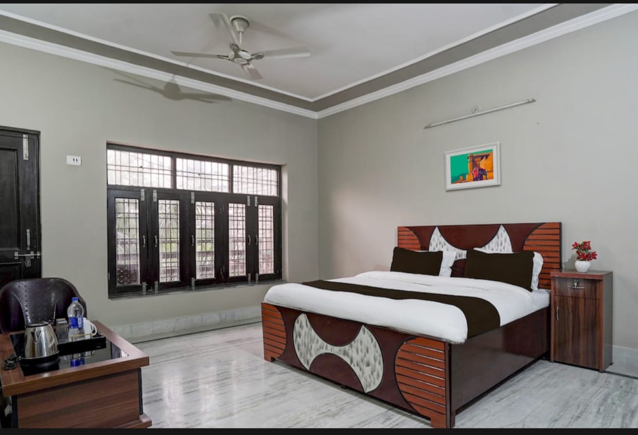 2 BHK + Extra Room Apartment For Rent in Jaypee Greens Star Court