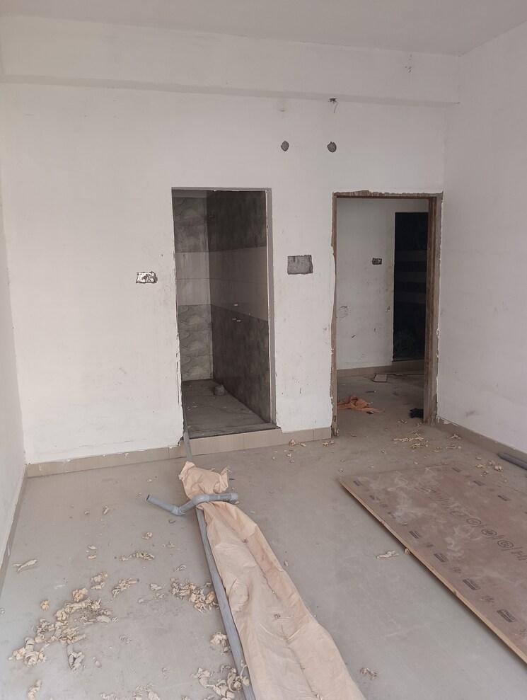 Room, 6 mile 3 Bedroom 1260 Sq.Ft. Builder Floor In 6 Mile Guwahati 9696979