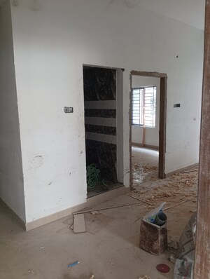 Room in 3 BHK Builder Floor at 6 Mile – for Sale