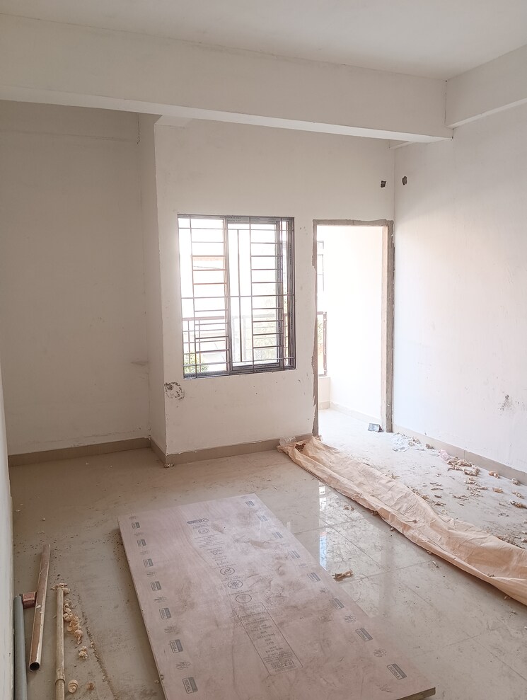 Room, 6 mile 3 Bedroom 1260 Sq.Ft. Builder Floor In 6 Mile Guwahati 9696979