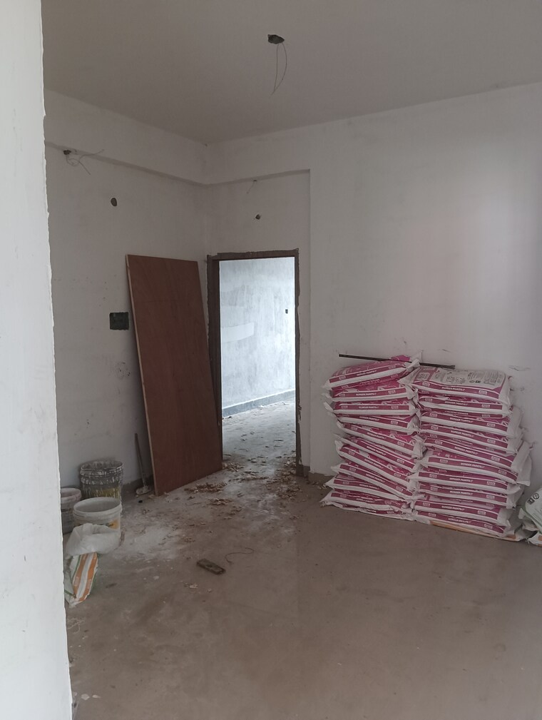 Room, 6 mile 3 Bedroom 1260 Sq.Ft. Builder Floor In 6 Mile Guwahati 9696979